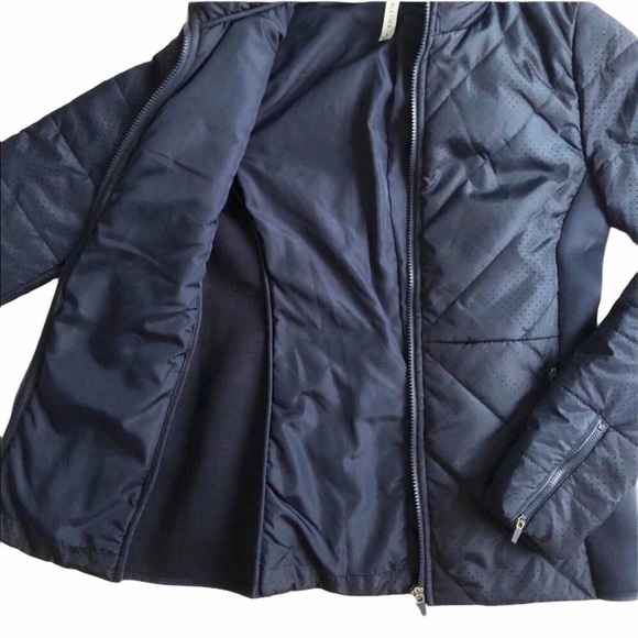 Fabletics Sedona Navy Puffer Jacket Coat EUC Small - Picture 6 of 6